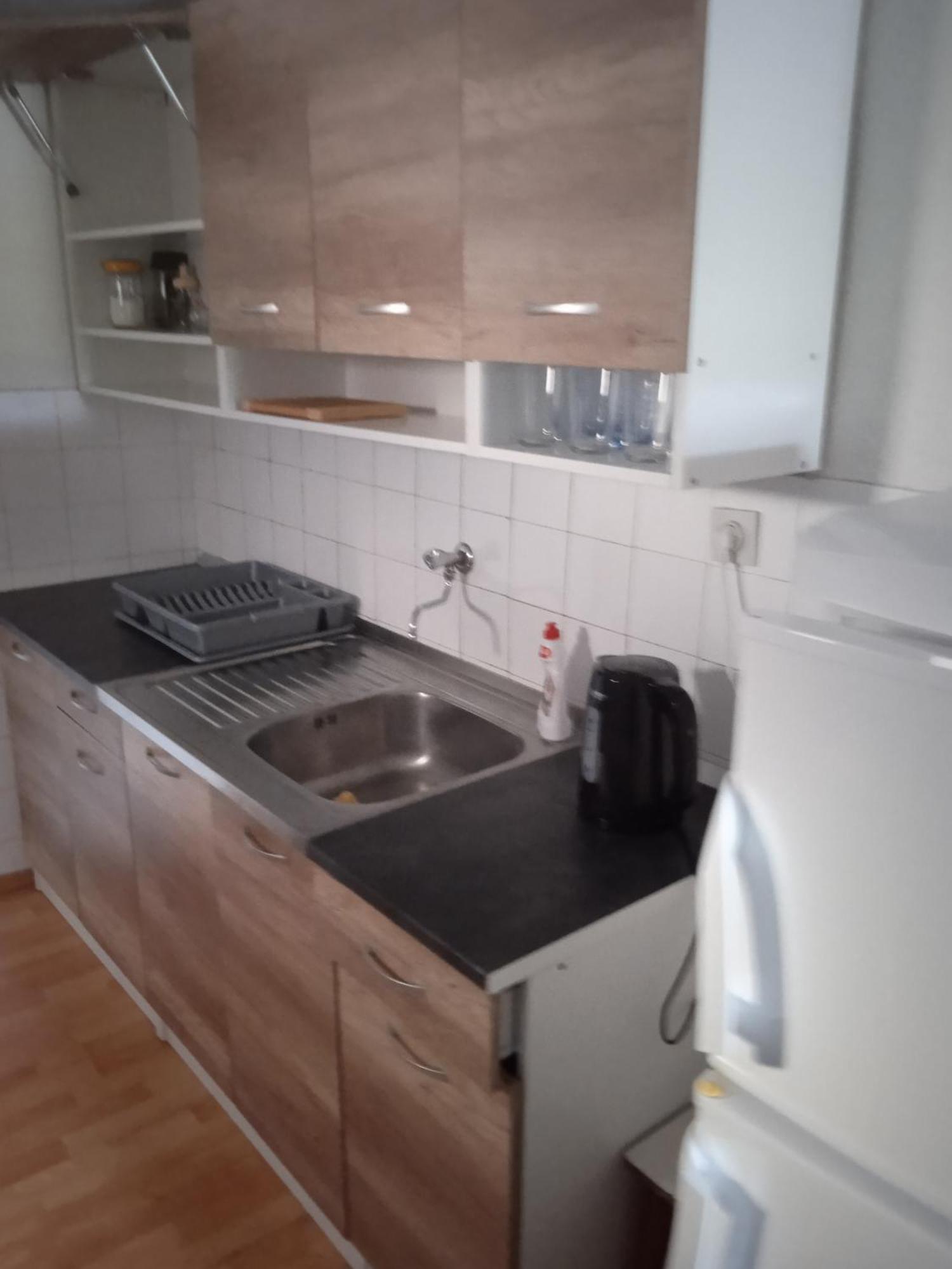 Apartment And Rooms Barbaric 네움 외부 사진